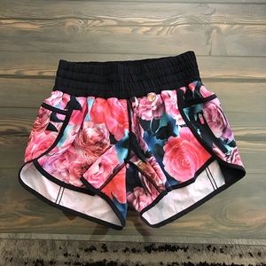 Lululemon rare short 🍋